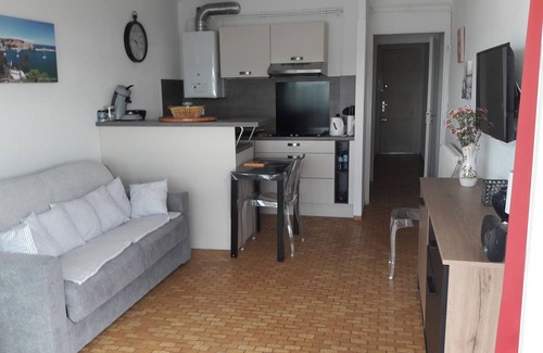 La Jetee Apartamento | Hermoso T2 frente al mar, el puerto y la playa en Canet amueblado a nueve apartamentos total renovado