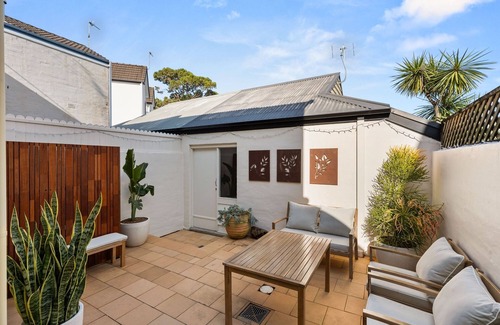 Cooks Hill Casa | Beautiful Terrace Home with Courtyard