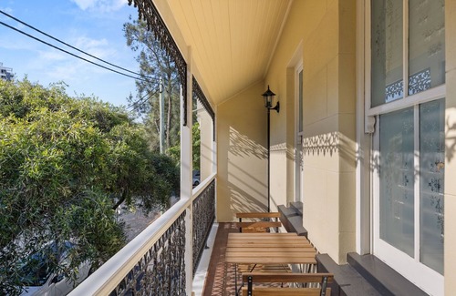 Cooks Hill Casa | Beautiful Terrace Home with Courtyard