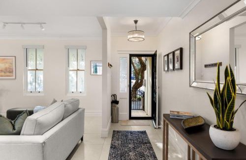 Cooks Hill Casa | Beautiful Terrace Home with Courtyard