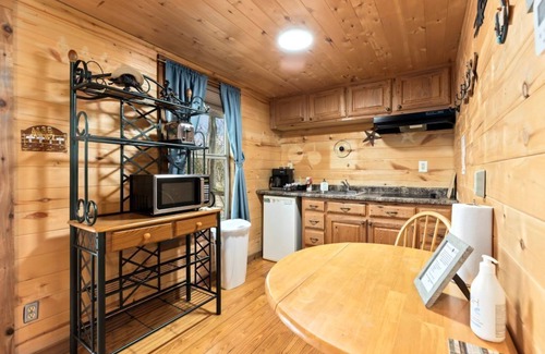 Markham Cabina | ★Beautiful Texas ranch retreat with lake.cabin#1 ★