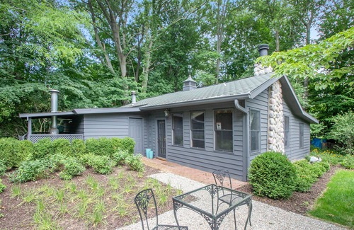 Three Oaks Casa | Beautiful Three Oaks Home with WiFi, Yard, Patio, Firepit, & Private Pool