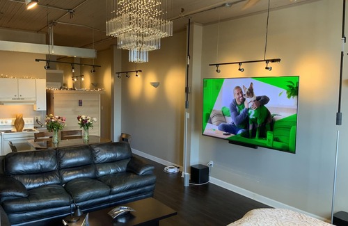 Old Market Apartamento | Beautiful Timeless Residence Located in the Prime Heart of Omaha’s Old Market!