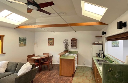 Fernwood Casa | Beautiful Topanga Canyon Guesthouse