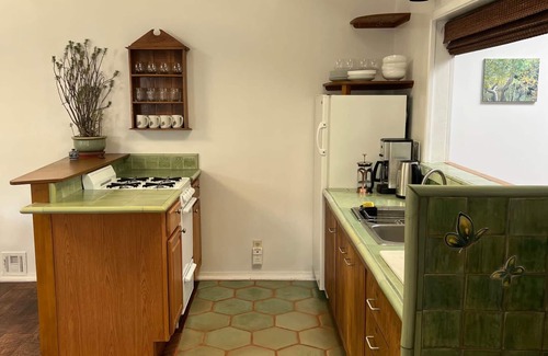 Fernwood Casa | Beautiful Topanga Canyon Guesthouse