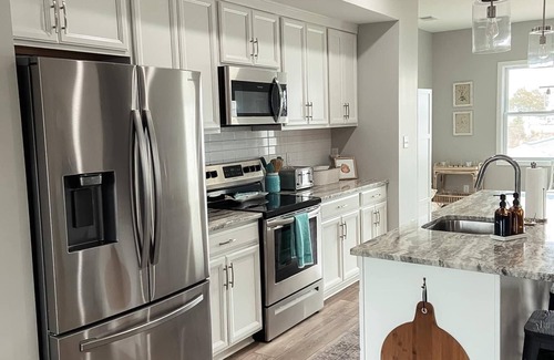 Issue Casa | Beautiful townhome in charming Colonial Beach