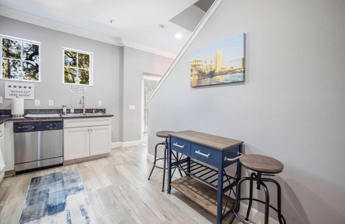 SoHo Casa | Beautiful Townhome in South Tampa / Hyde Park