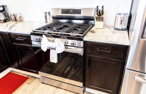 Weinland Park Casa | Beautiful Townhomes with Roof Terrace Hot Tubs and Game Room
