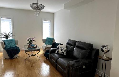 Vaughan Casa | Beautiful townhouse.