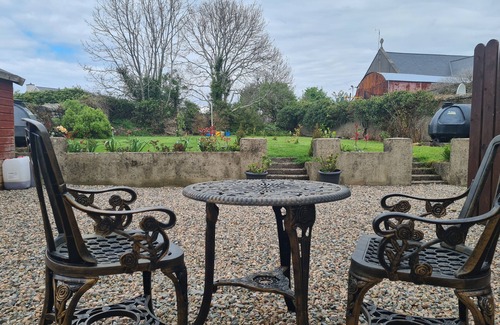 Kinlough Casa | Beautiful Townhouse in the heart of Tranquil Kinlough Village - Home From Home.