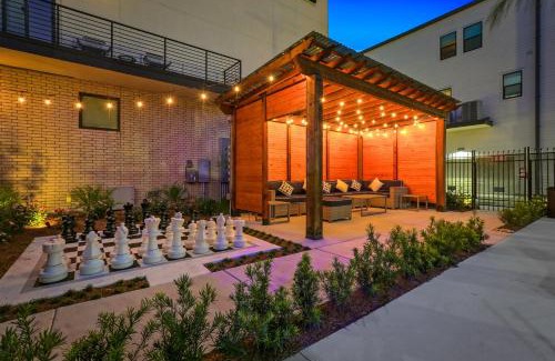 Mid-City Casa | Beautiful Townhouse in a Gated Community