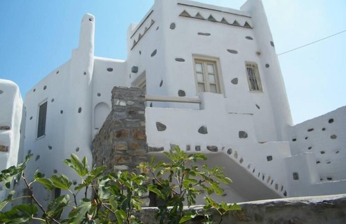 Lefkes Villa | Hermosa casa tradicional con terrazas privadas y jacuzzi.