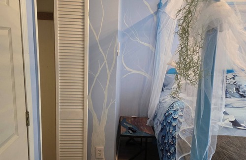 Austral Cama Y Desayuno | Beautiful Tree Top themed room