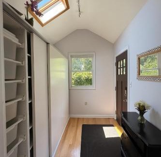 Sharon Apartamento | Beautiful two-bedroom residence nestled in the lovely town near Boston
