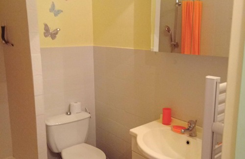 Greoux-les-Bains Apartamento | BEAUTIFUL TWO-STAR STUDIO FOR RENT