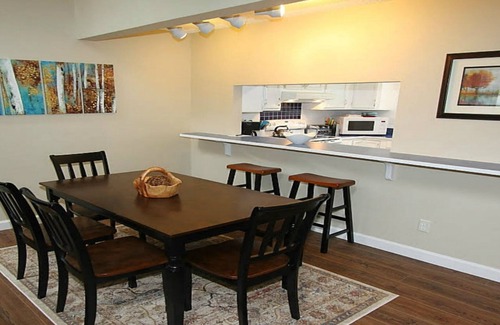 Tellico Village Casa | ¡NUEVO LISTADO! ¡HERMOSO APARTAMENTO DE DOS HISTORIAS en TELLICO VILLAGE GOLF RESORT!