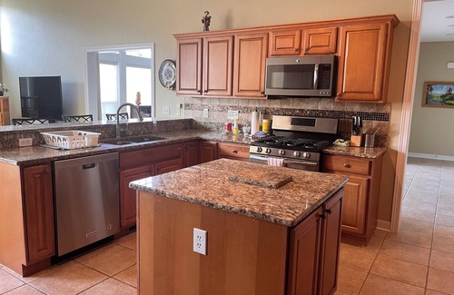 Highland Heights Casa | Beautiful updated spacious home located on the beautiful Stonewater Golf club .