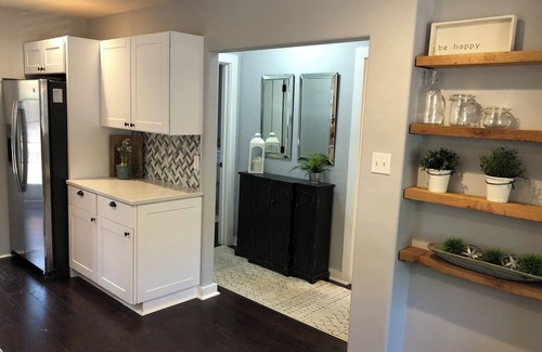 Fredericksburg Casa | Nuevo listado! Hermosa cabaña pintoresca actualizada / decorada en el