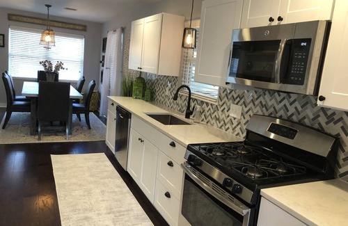 Fredericksburg Casa | Nuevo listado! Hermosa cabaña pintoresca actualizada / decorada en el