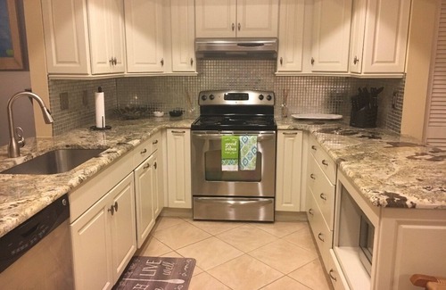 Palmer Ranch Condominio | Hermoso condominio actualizado y recientemente amueblado a 3 millas de Siesta Key Beach