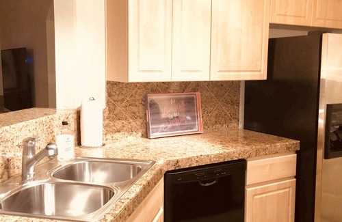 Camelback East Condominio | HERMOSO APARTAMENTO DE RESORT RECIENTEMENTE AMUEBLADO EN EL BILTMORE DE ARIZONA