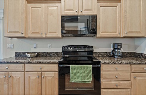Biggar Casa | Beautiful updated home with new saltwater pool/lanai, and close to the beaches!