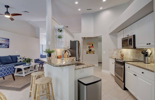 Naples Casa | Beautiful Updated Home, Private Pool, Minutes from Downtown 5th Ave & Beaches!!!