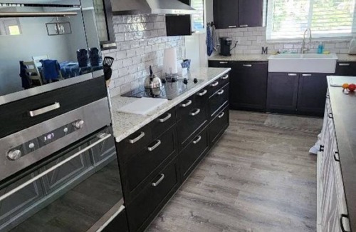 Golden Beach Casa | Beautiful updated home - Walk to Beach