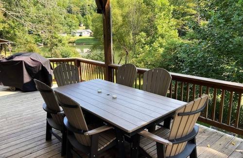 Tallmansville Casa | Río Buckhannon casa donde su familia puede hacer que los recuerdos que duran para siempre.