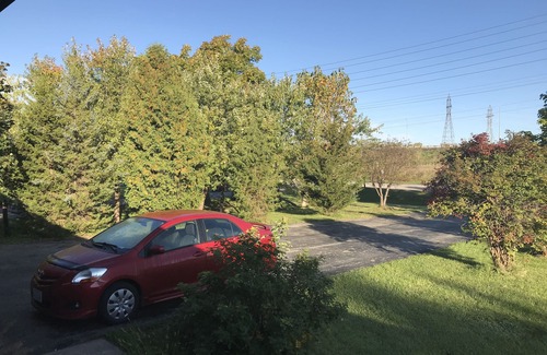 Welland Casa | Beautiful upper unit countryside large cozy rooms near Niagara Falls