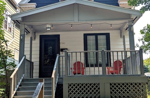Bay View Apartamento | Beautiful, Upscale Split Level Home. Feels like a single family