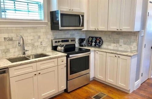 Milan Casa | Beautiful Uptown Home 3 Blocks From St.Charles Ave