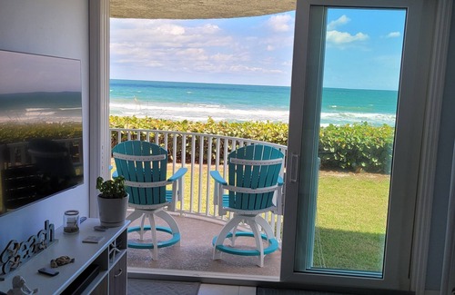 Tropic Condominio | Beautiful ocean view and on the beach.