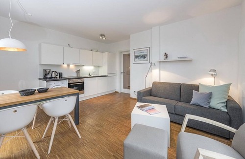 Horum Apartamento | Beautiful vacation apartment with sunny south-facing terrace - only 100 m to the North Sea beach!