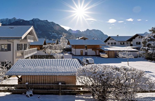 Wallgau Apartamento | Beautiful vacation apartment Kathi with mountain view in Wallgau