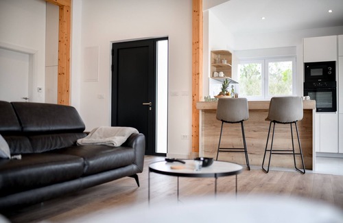 Tinj Casa | Beautiful vacation home 'Bruno' with heated private pool