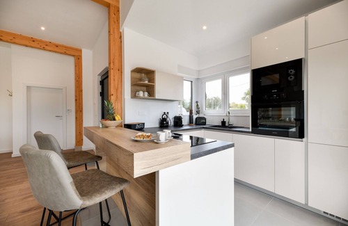 Tinj Casa | Beautiful vacation home 'Bruno' with heated private pool