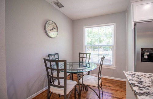 Canton Casa | Beautiful Vacation/Retreat Home in the Heart of Historical Downtown Canton