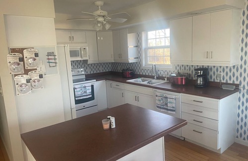 Shelbyville Casa | Beautiful vacation home seconds away from Lake Shelbyville Beach and Boat Ramp!!