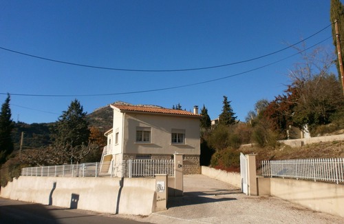 Buis-les-Baronnies Casa | Hermosa casa muy luminosa con jardín, patio y aparcamiento cerrado
