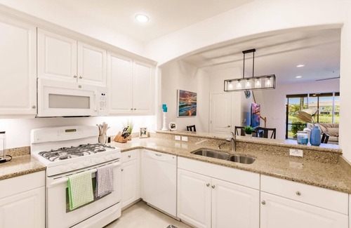 Fort Myers Casa | Beautiful Verandah Fort Meyers Florida We cannot accommodate short term notice.