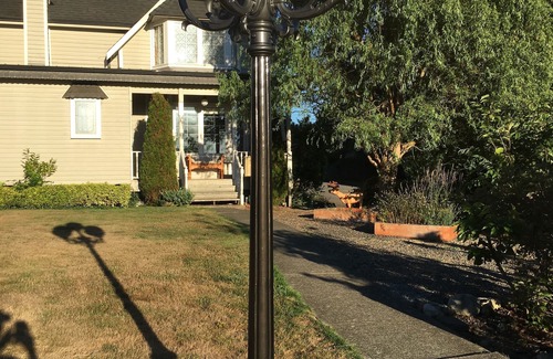 Snohomish Casa | Beautiful victorian house, walk to shopping & historic district, & so much more