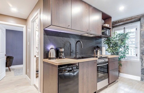 Vieux-Quebec-Cap-Blanc-colline Parlementaire Apartamento | Beautiful Vieux Quebec 2 Bed Apt