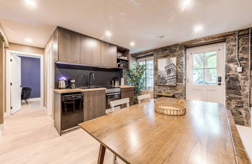 Vieux-Quebec-Cap-Blanc-colline Parlementaire Apartamento | Beautiful Vieux Quebec 2 Bed Apt