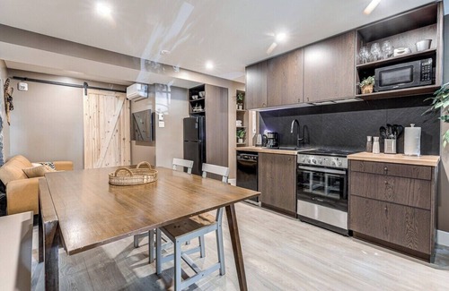 Vieux-Quebec-Cap-Blanc-colline Parlementaire Apartamento | Beautiful Vieux Quebec 2 Bed Apt