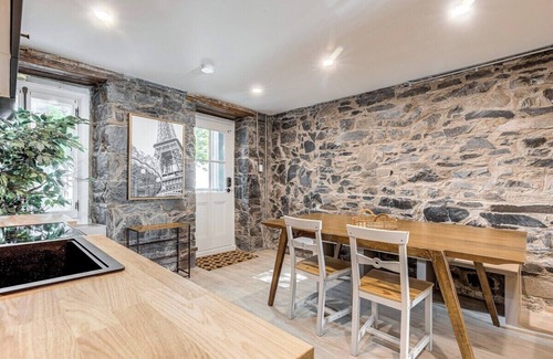 Vieux-Quebec-Cap-Blanc-colline Parlementaire Apartamento | Beautiful Vieux Quebec 2 Bed Apt
