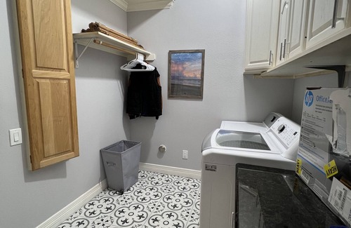 Lower Basin Lake Travis Casa | Beautiful view Water's Edge right on Lake Travis 4 bedrooms with 4 balconies