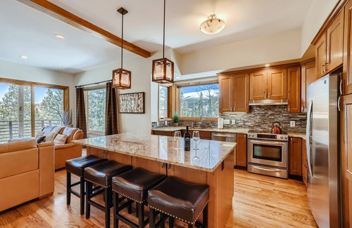 Warrior's Mark West Casa | Beautiful Views! Location. Hot Tub!
