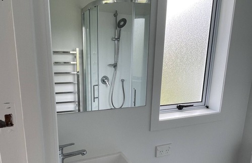 Whananaki Casa | Beautiful views of the Whananaki estuary, from your cosy flat.