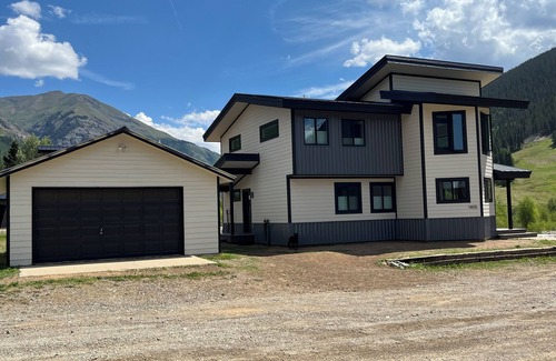 Silverton Casa | Beautiful Views on the Animas river in Silverton